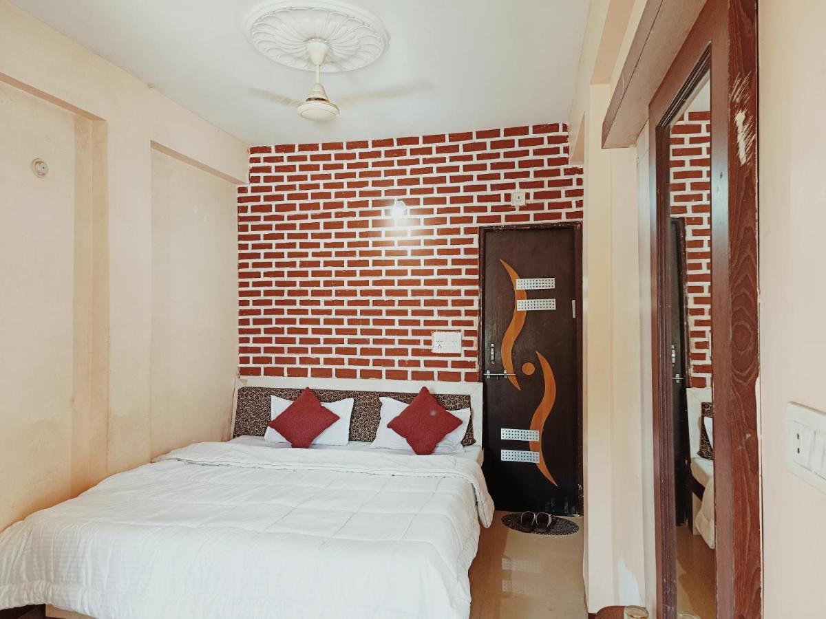 Hotel Chaitanya Maheshwar Ngoại thất bức ảnh