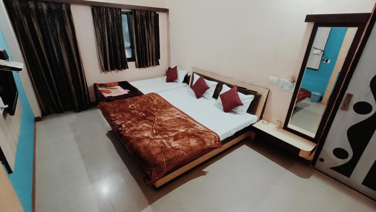 Hotel Chaitanya Maheshwar Ngoại thất bức ảnh